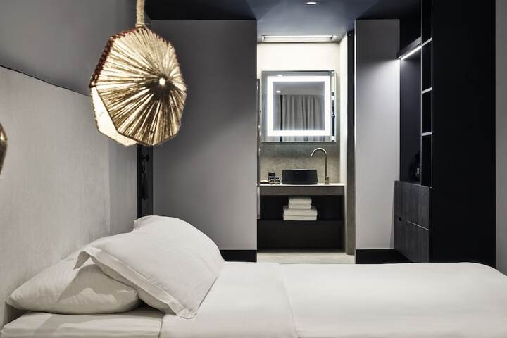 Room 21 of 83