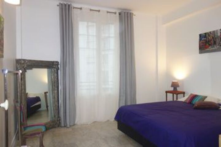 Room 5 of 18