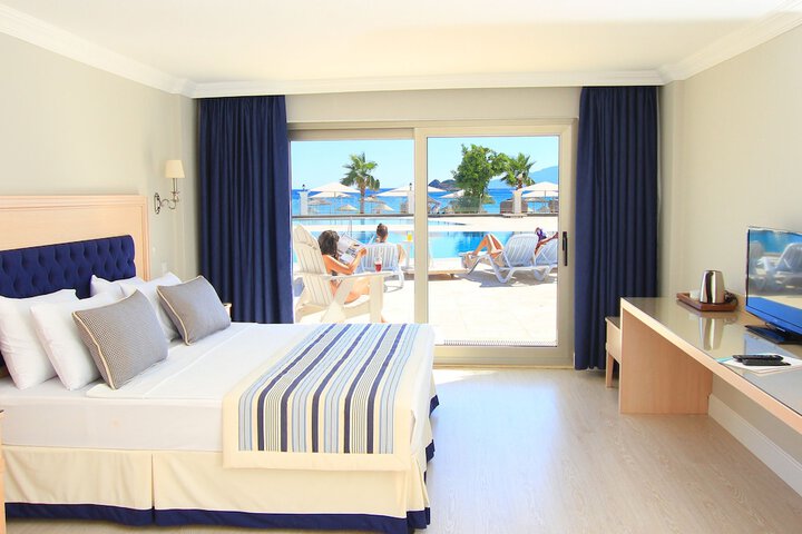 Room 16 of 50