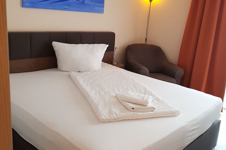 Room 7 of 54