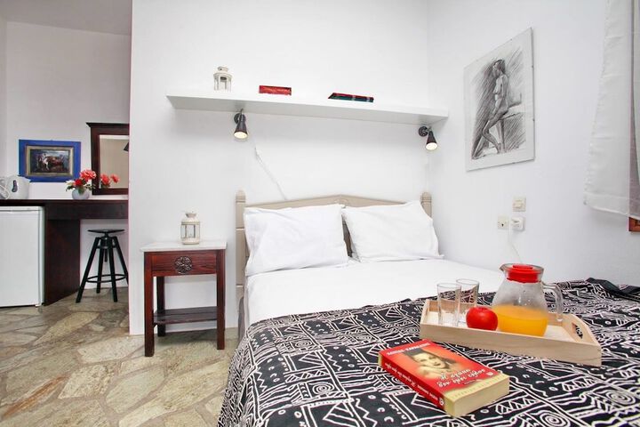 Room 4 of 65