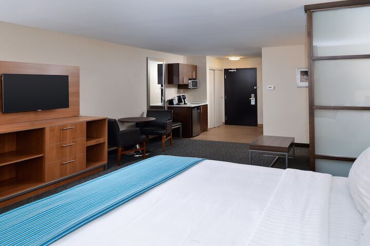 Room 9 of 61