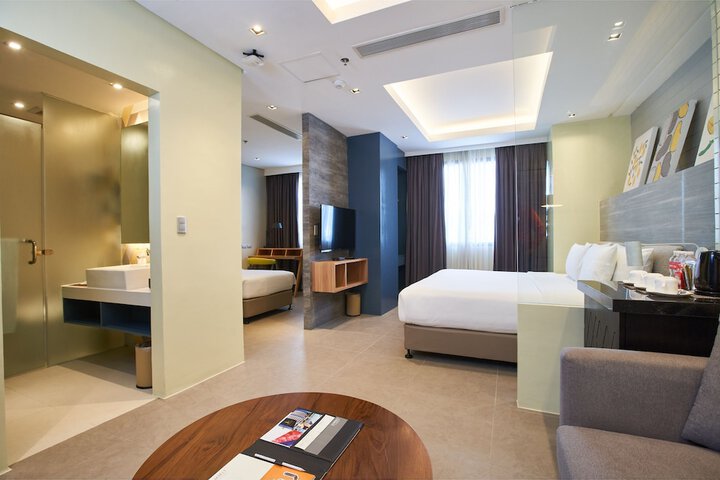 Room 52 of 156