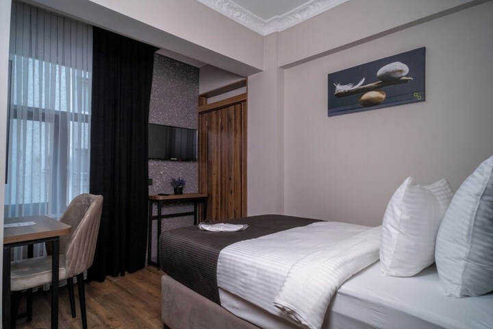 Room 9 of 23