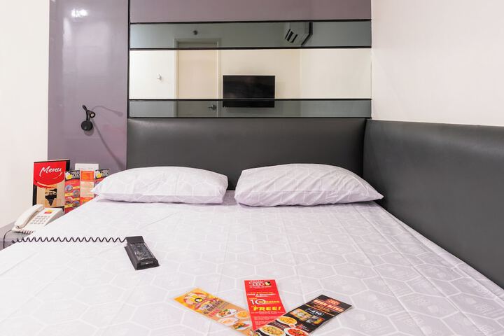 Room 6 of 24