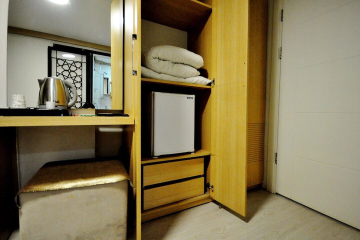 Room 14 of 42