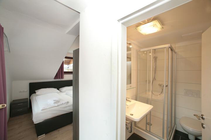Room 20 of 37