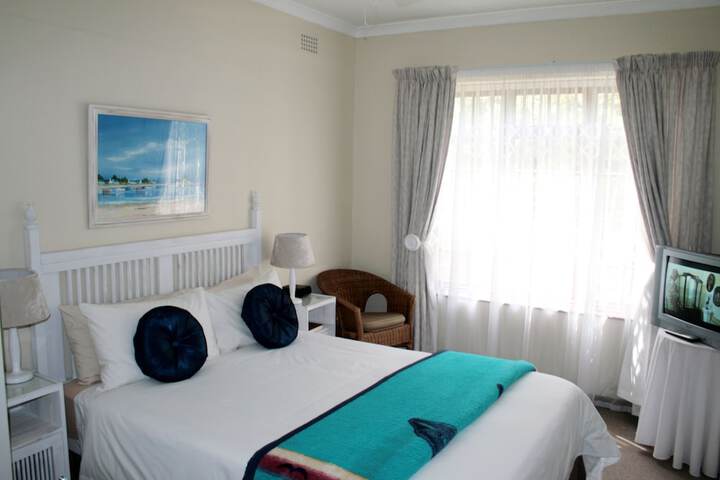 Room 13 of 80