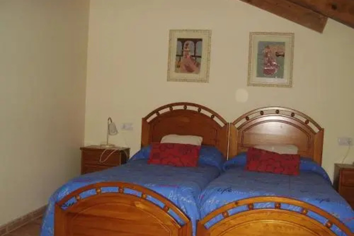 Room 2 of 6