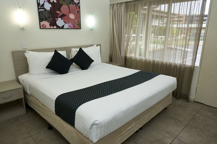 Room 3 of 33