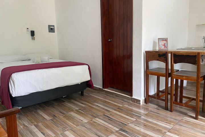 Room 4 of 10