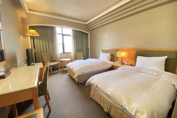 Room 17 of 30
