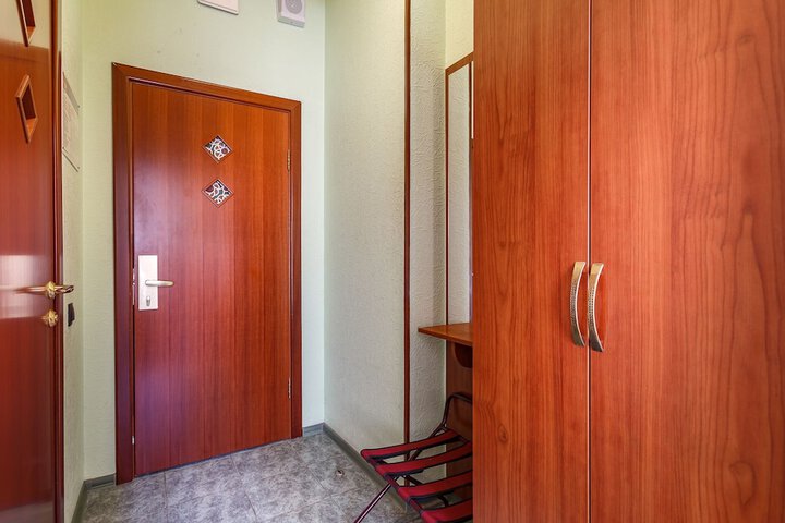 Room 17 of 65