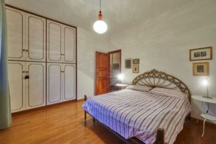 Room 4 of 13