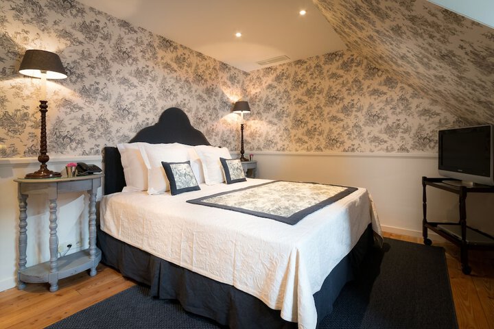 Room 3 of 24