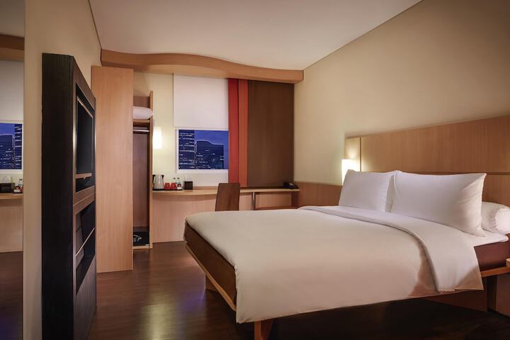 Room 10 of 49