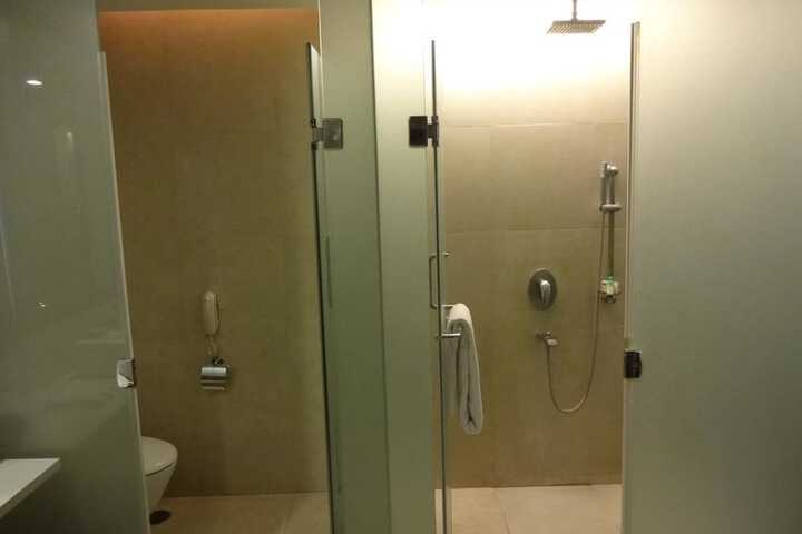 Room 32 of 56