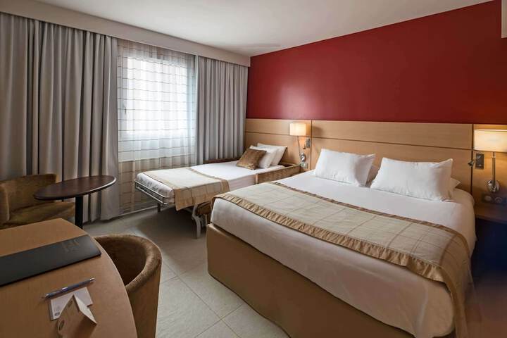 Room 26 of 109