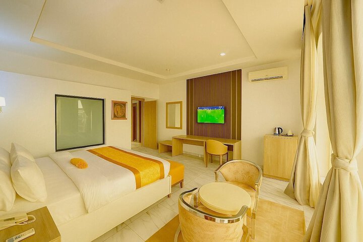 Photo of Maxbe Continental Hotel