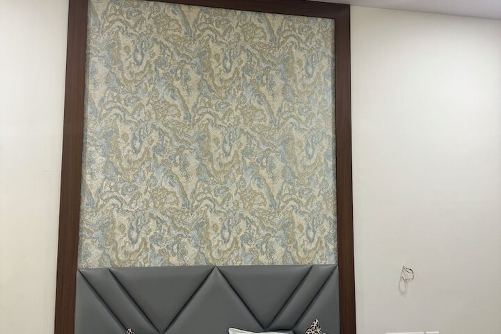 Room 10 of 84