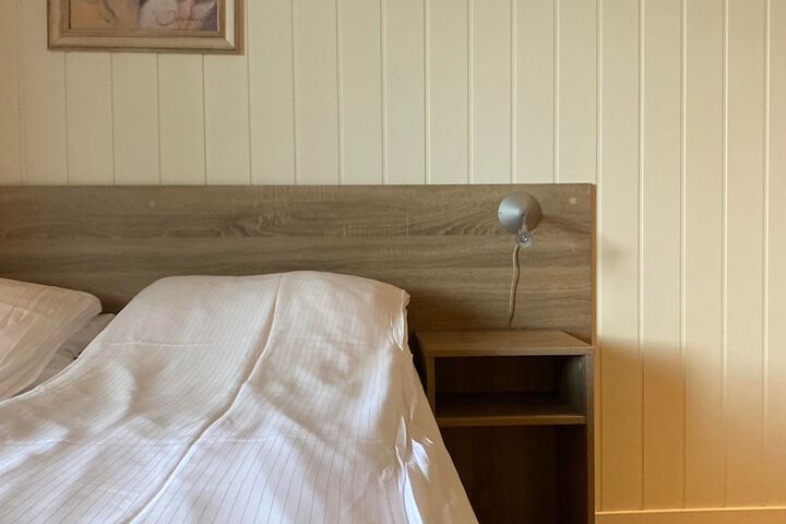 Room 18 of 32