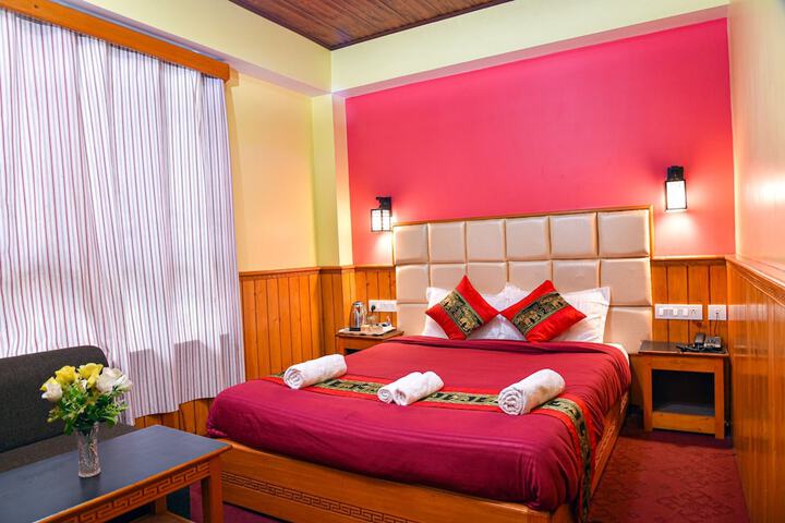Room 2 of 30