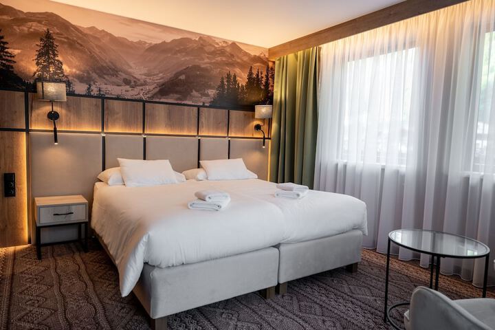 Room 28 of 90