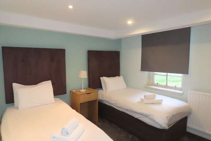 Room 46 of 100