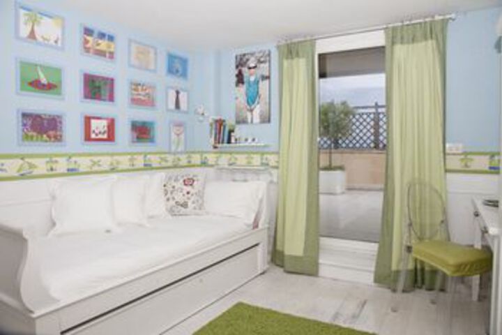 Room 14 of 20