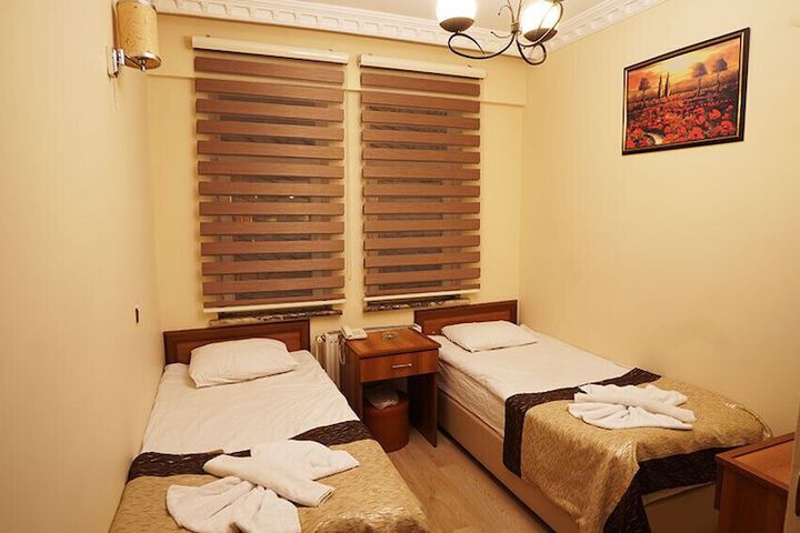 Room 8 of 27
