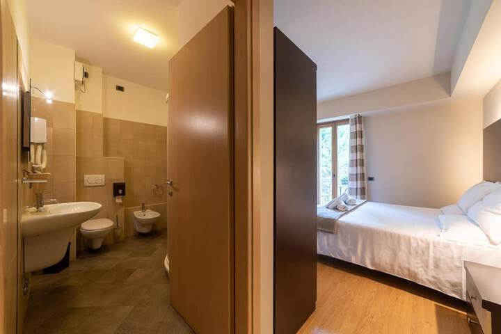 Room 7 of 52