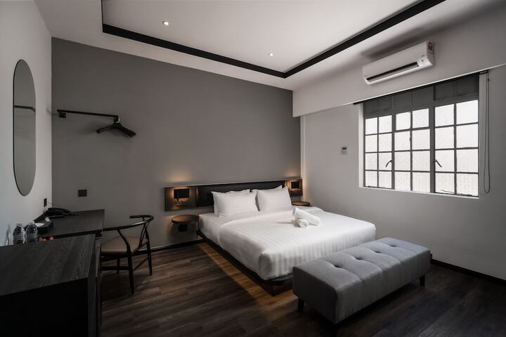 Room 3 of 45