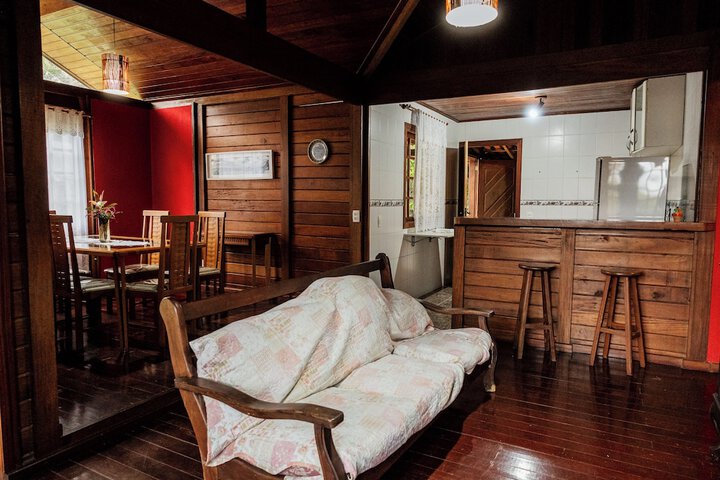 Room 9 of 16