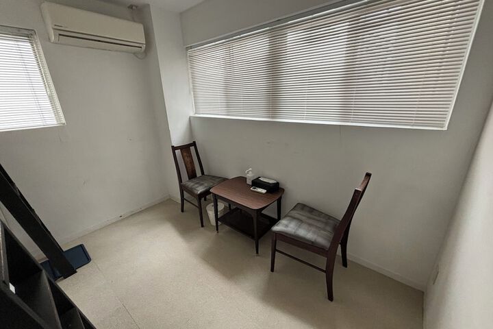 Room 12 of 36