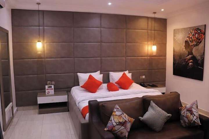 Room 5 of 39