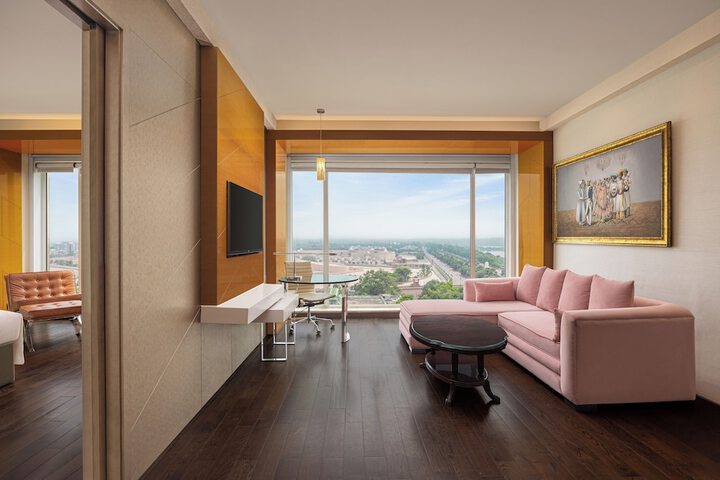 Room 27 of 48