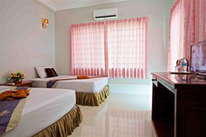 Room 15 of 38