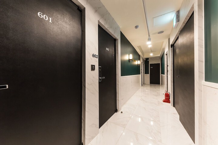 Ballroom/Hall 40 of 43