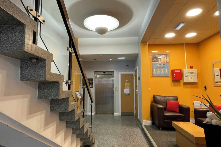 Entrance & Lobby
