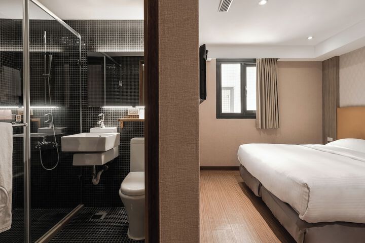 Room 8 of 45