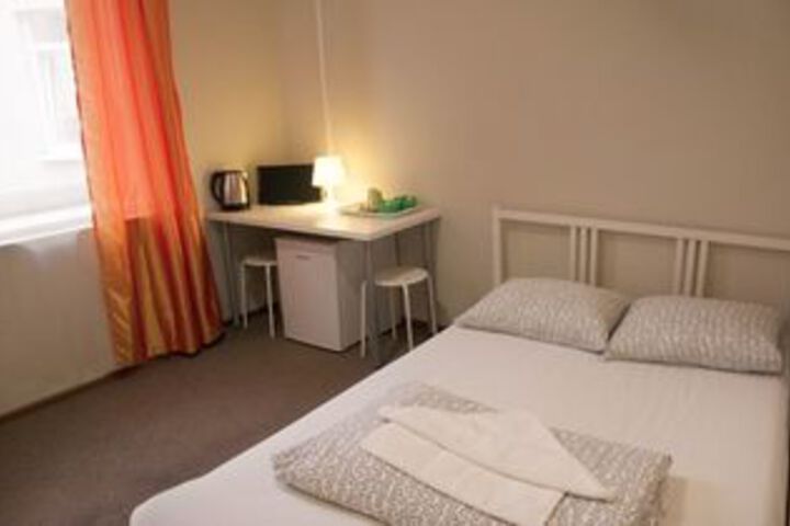 Ah Hotel