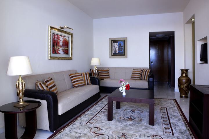 Room 35 of 180