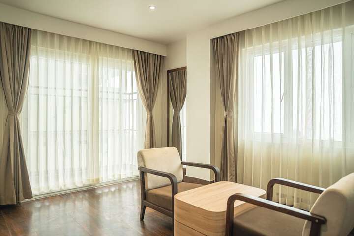 Room 10 of 26