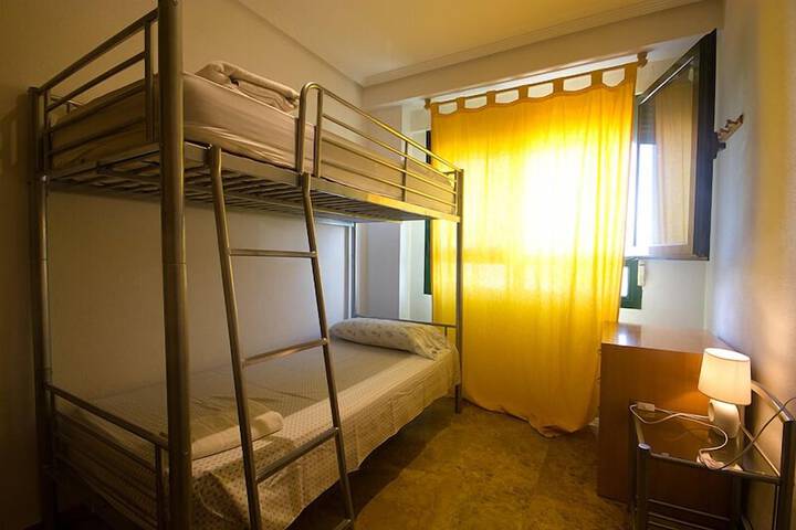 Room 6 of 25