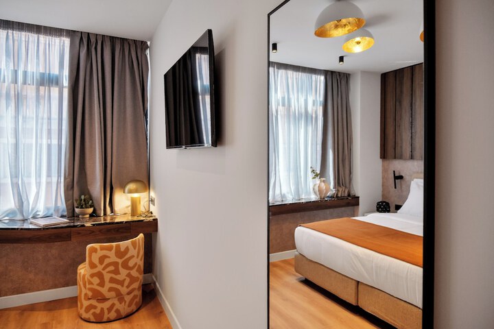Room 7 of 41