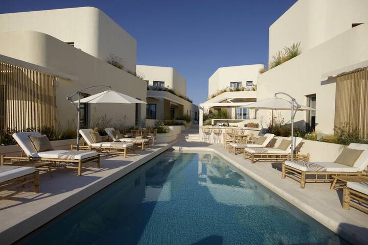 Pool 39 of 60