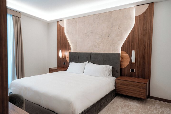 Room 52 of 197