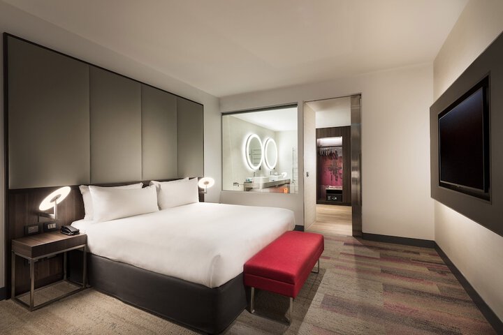 Room 28 of 115