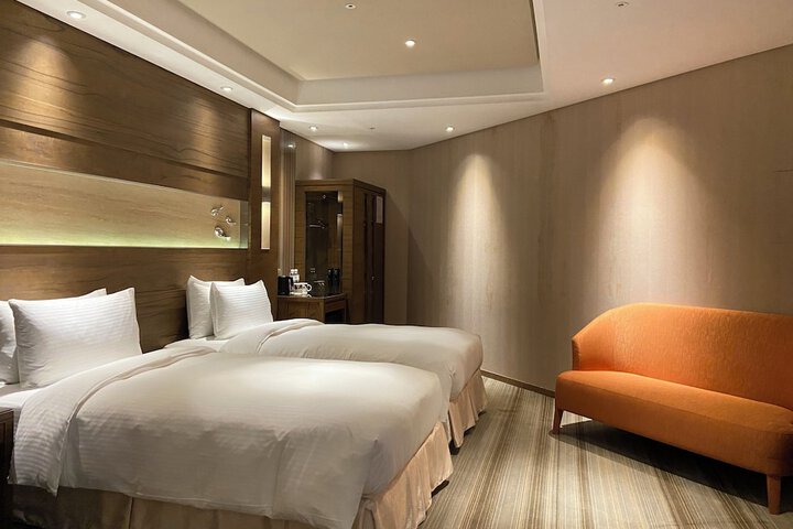 Room 41 of 99