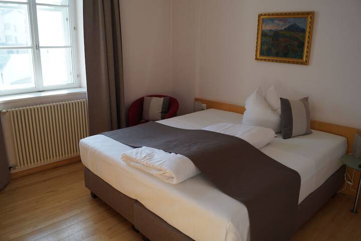 Room 9 of 24